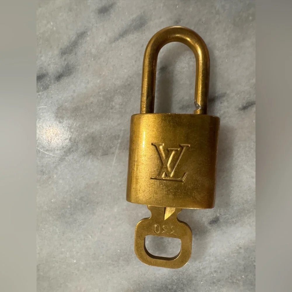 Louis Vuitton Card Holder and Key #330 Bundle EUC - Picture 3 of 3